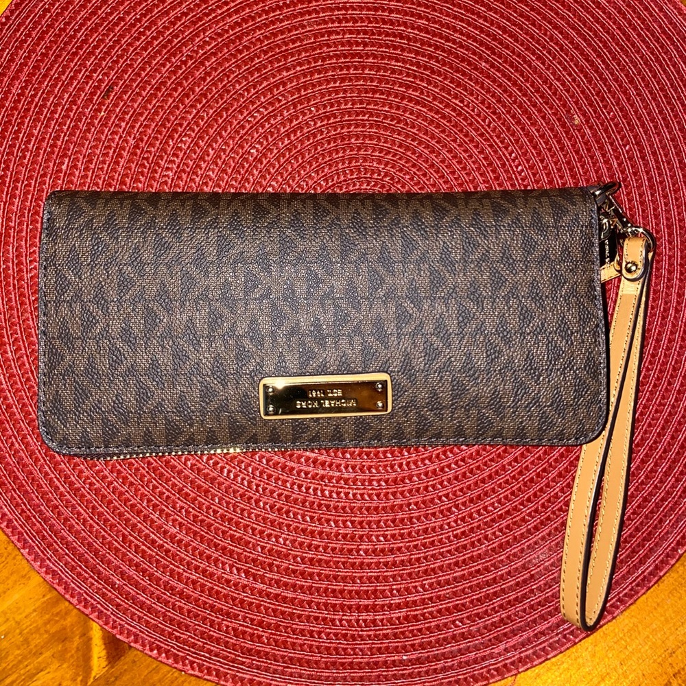 Michael Kors wallet